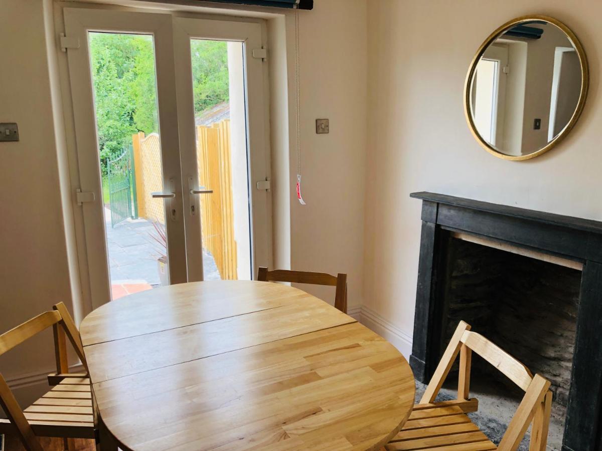 Mount Cottage Newcastle Emlyn Exterior photo