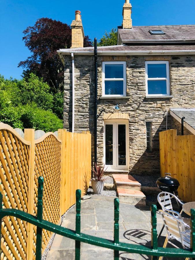 Mount Cottage Newcastle Emlyn Exterior photo